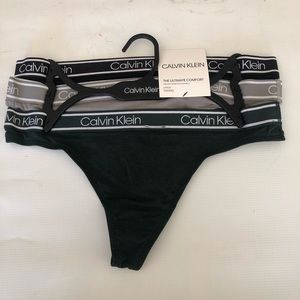 Calvin Klein Thong Set